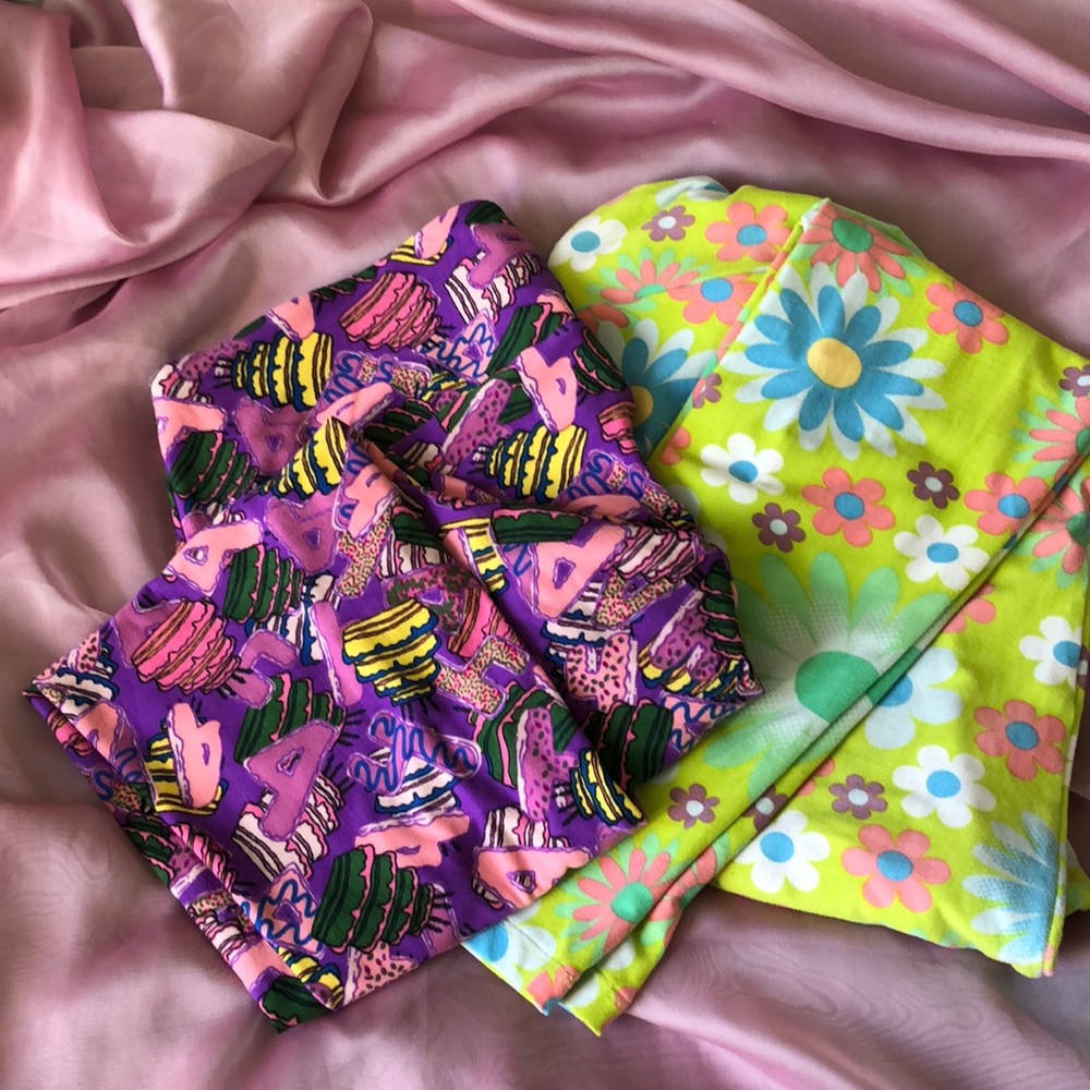 2 LulaRoe leggings